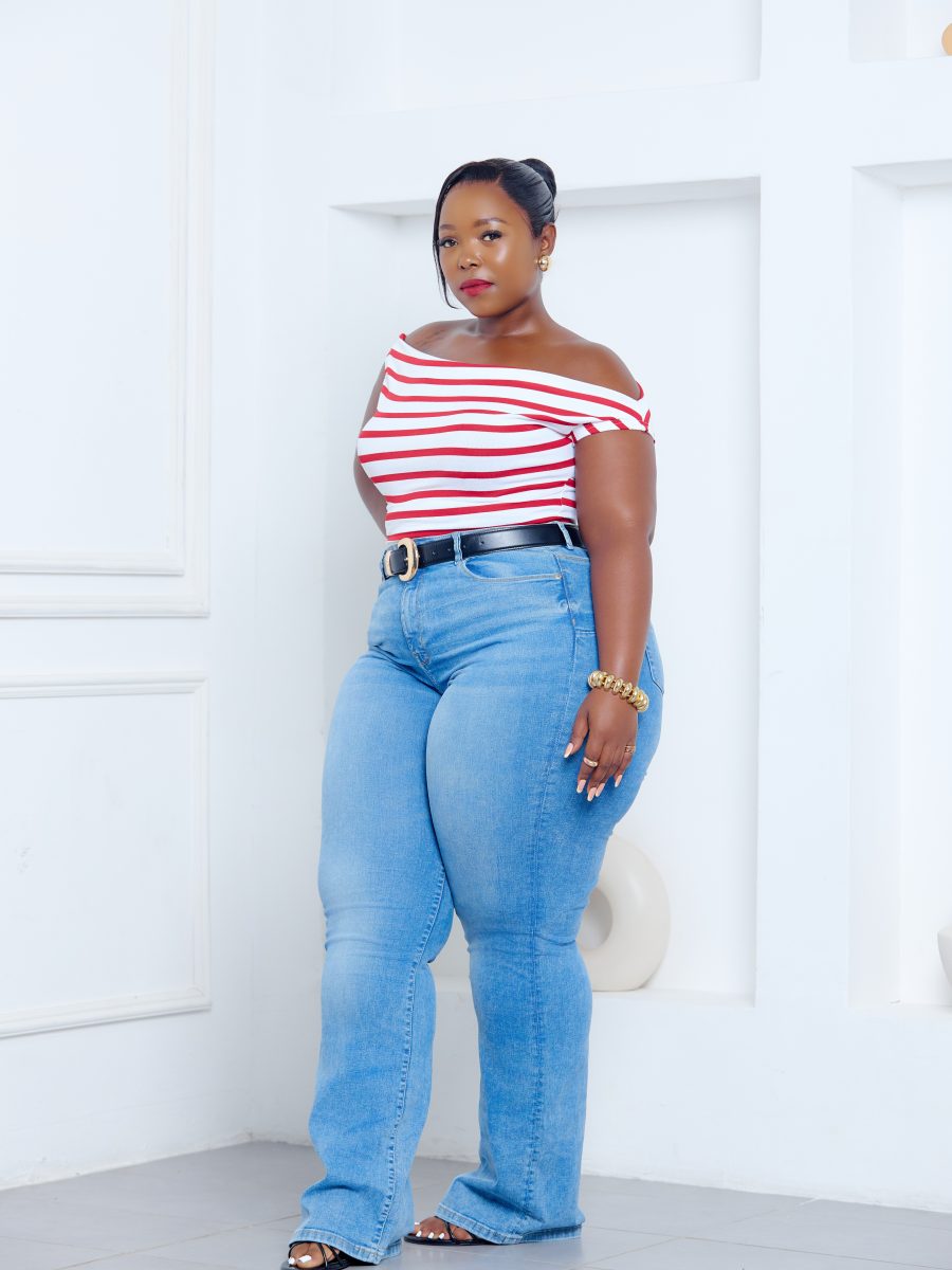 HIGH-WAIST STRAIGHT LEG JEANS( LIGHT WASH)