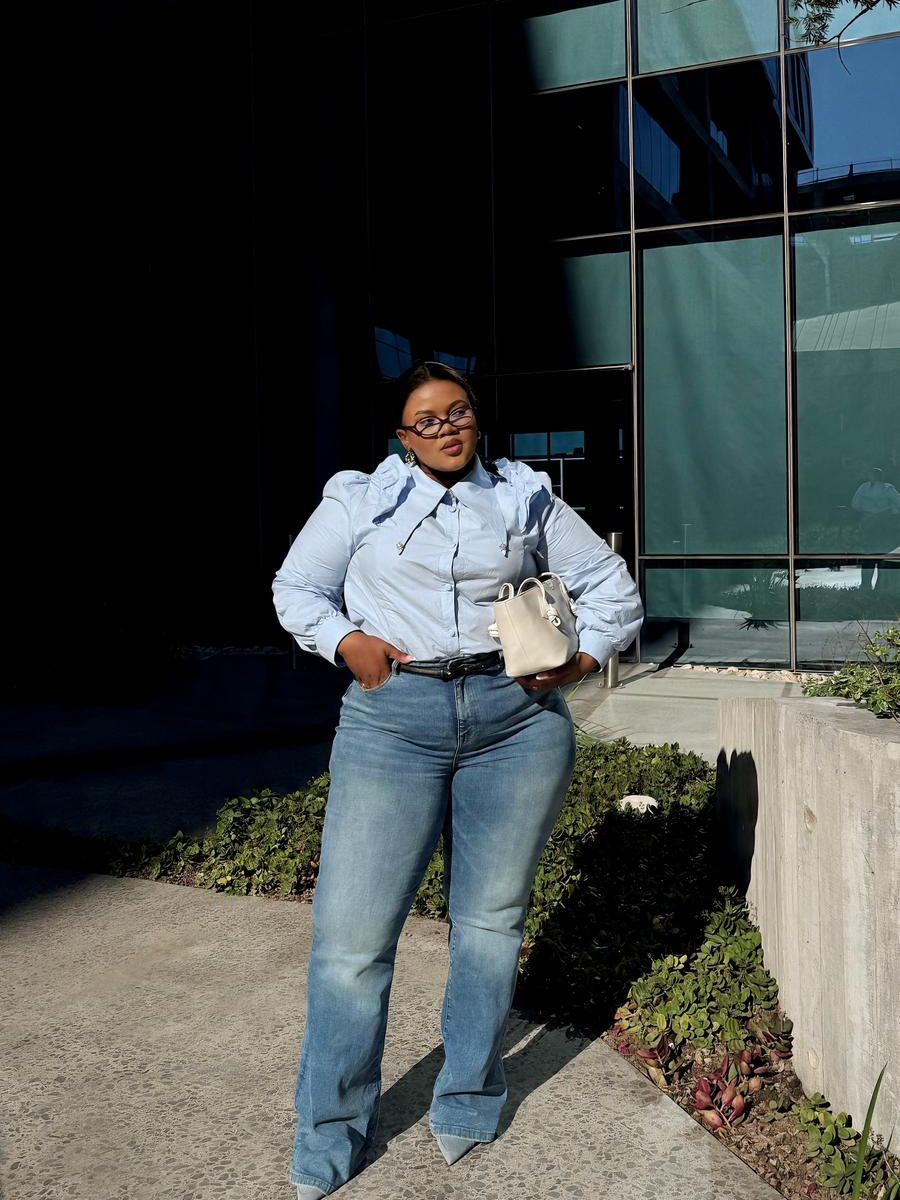 CLASSIC BLUE FLEX FLARE JEAN