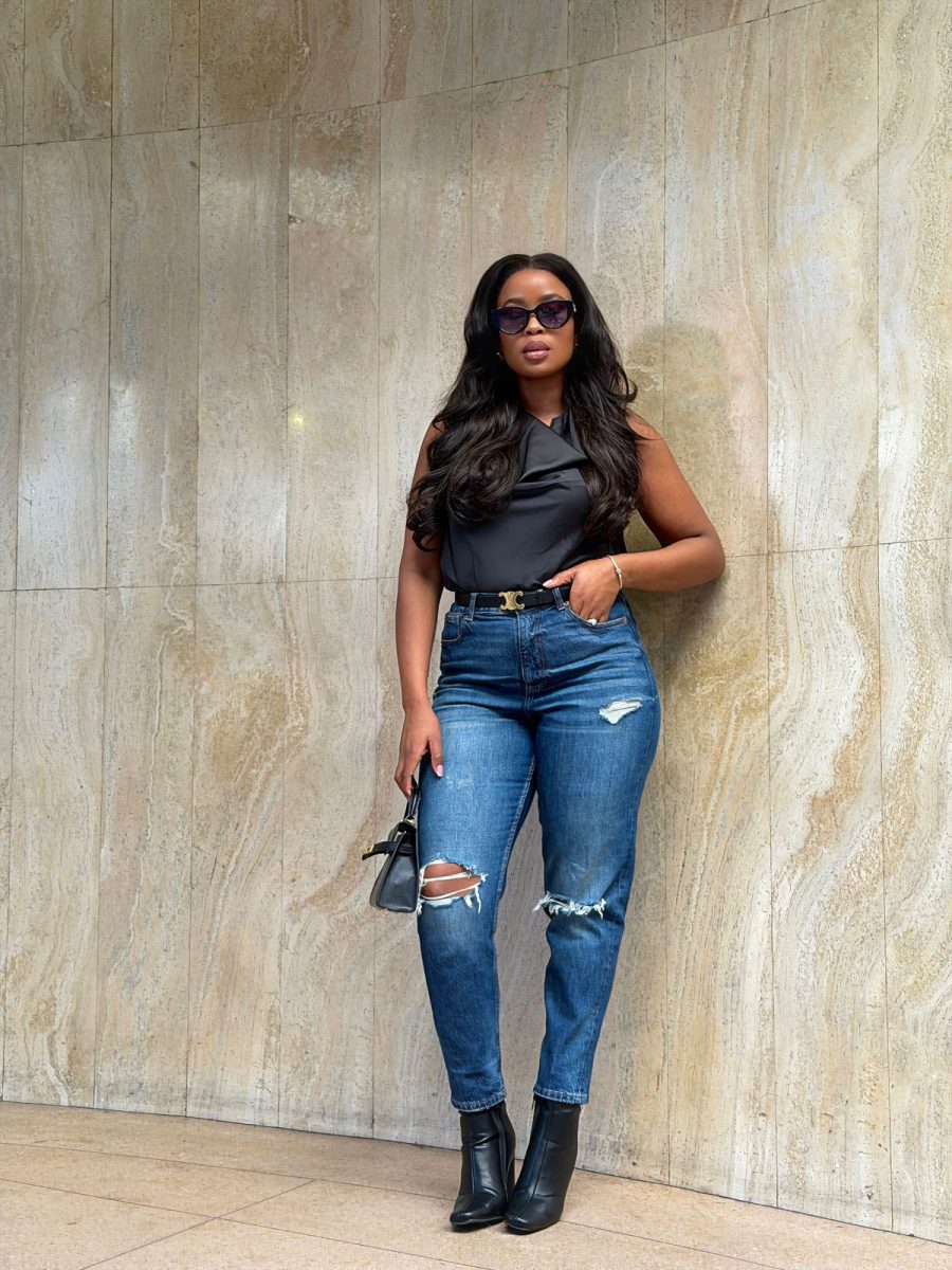 VINTAGE BLUE DISTRESSES MOM JEAN
